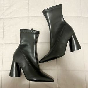 Steve Madden pointed toe ankle boots